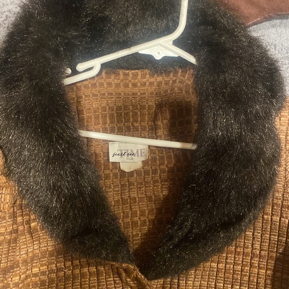 Sweater - Picture 2 of 3